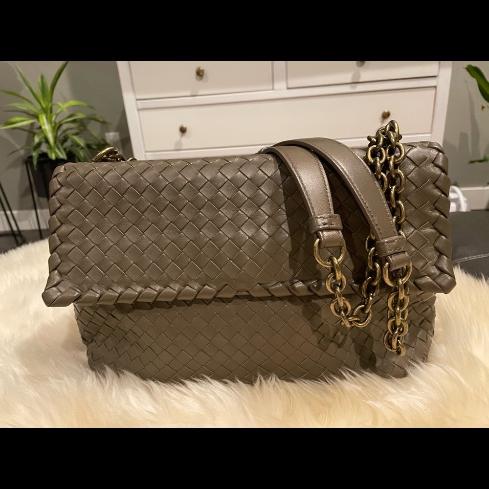 Bottega Veneta Olimpia 
Crossbody Bag Intrecciato Nappa Medium - Picture 2 of 14